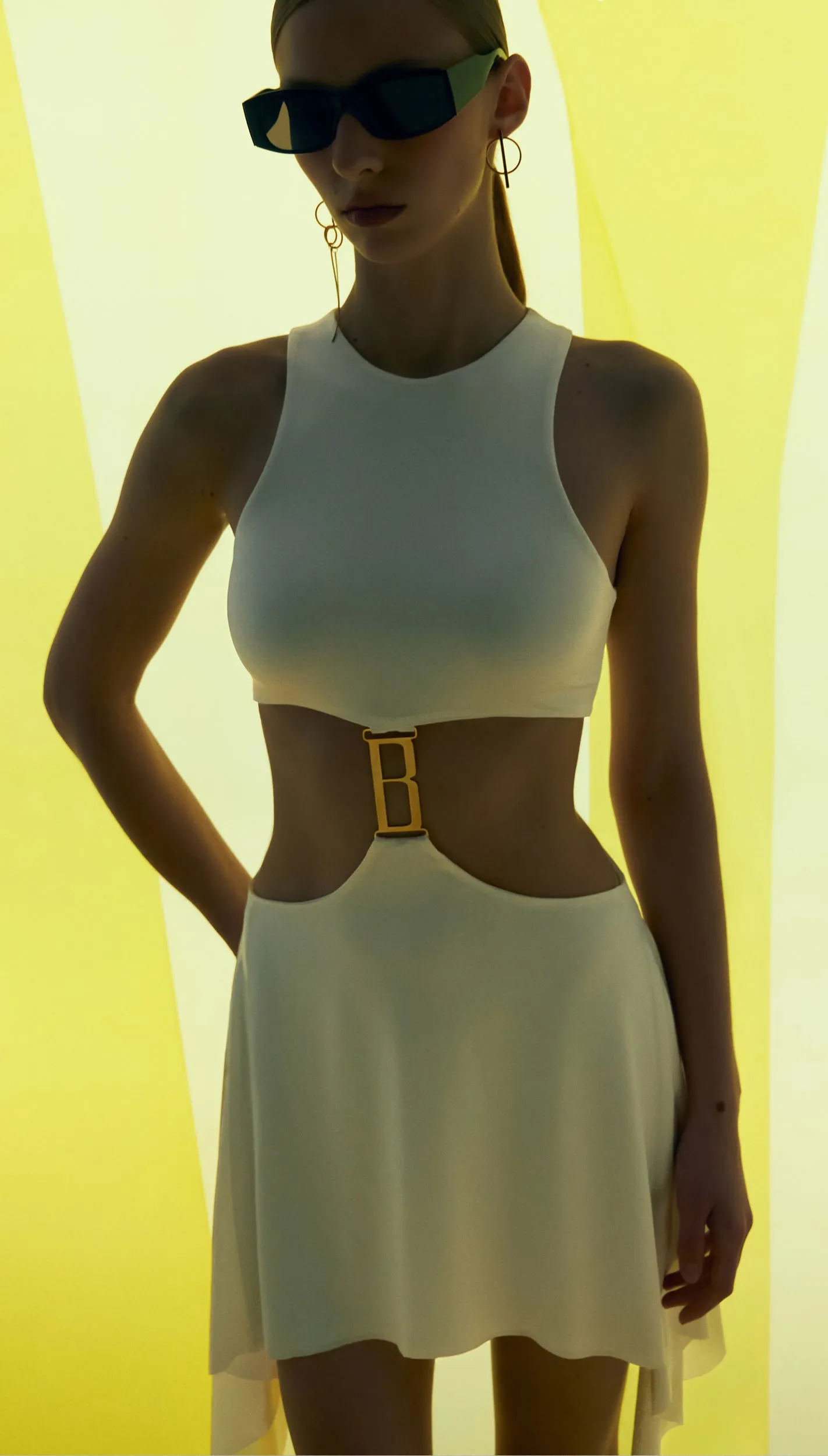 B-dress in White