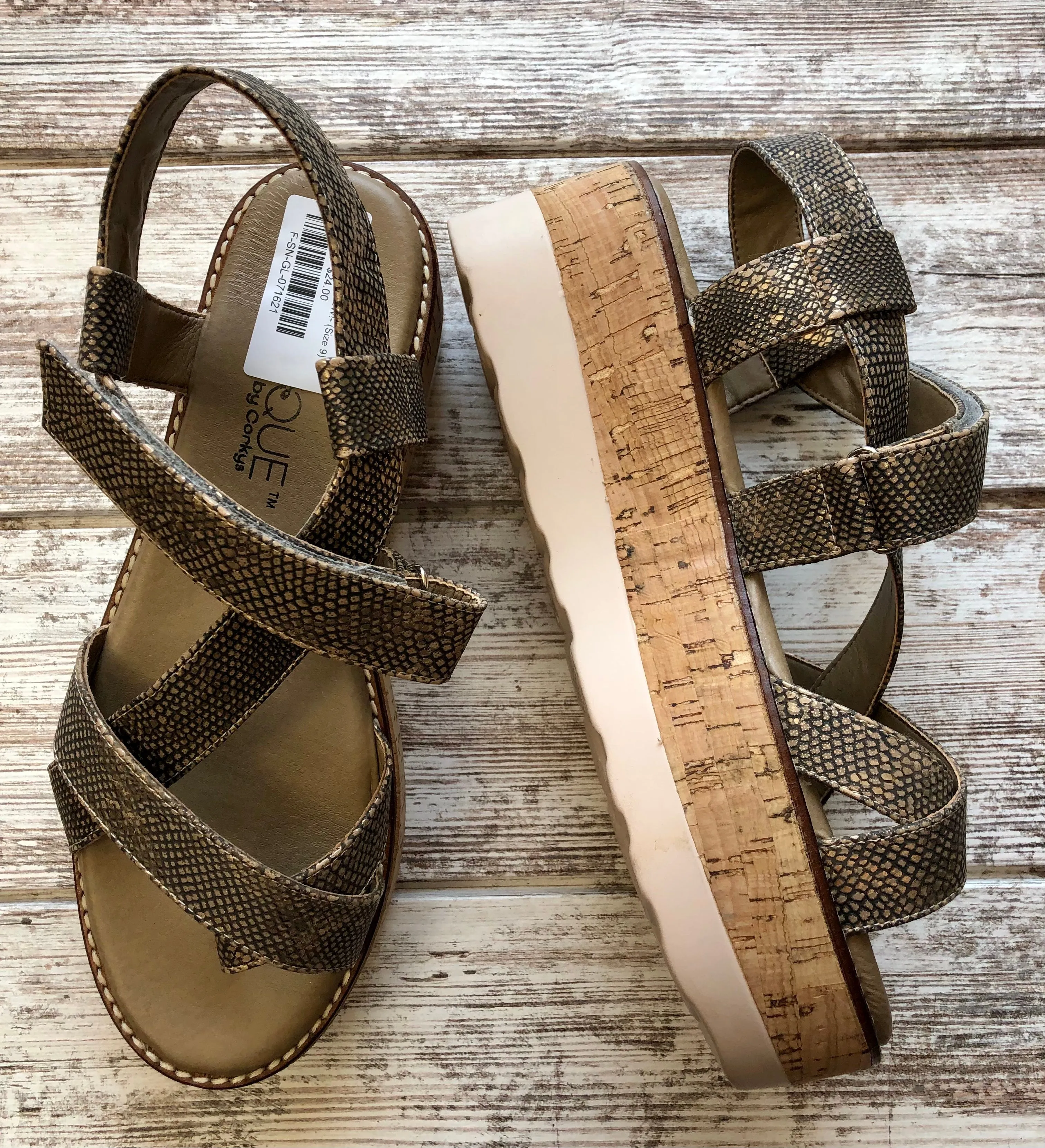 Boutique Corky's NEW!- (Size 9)