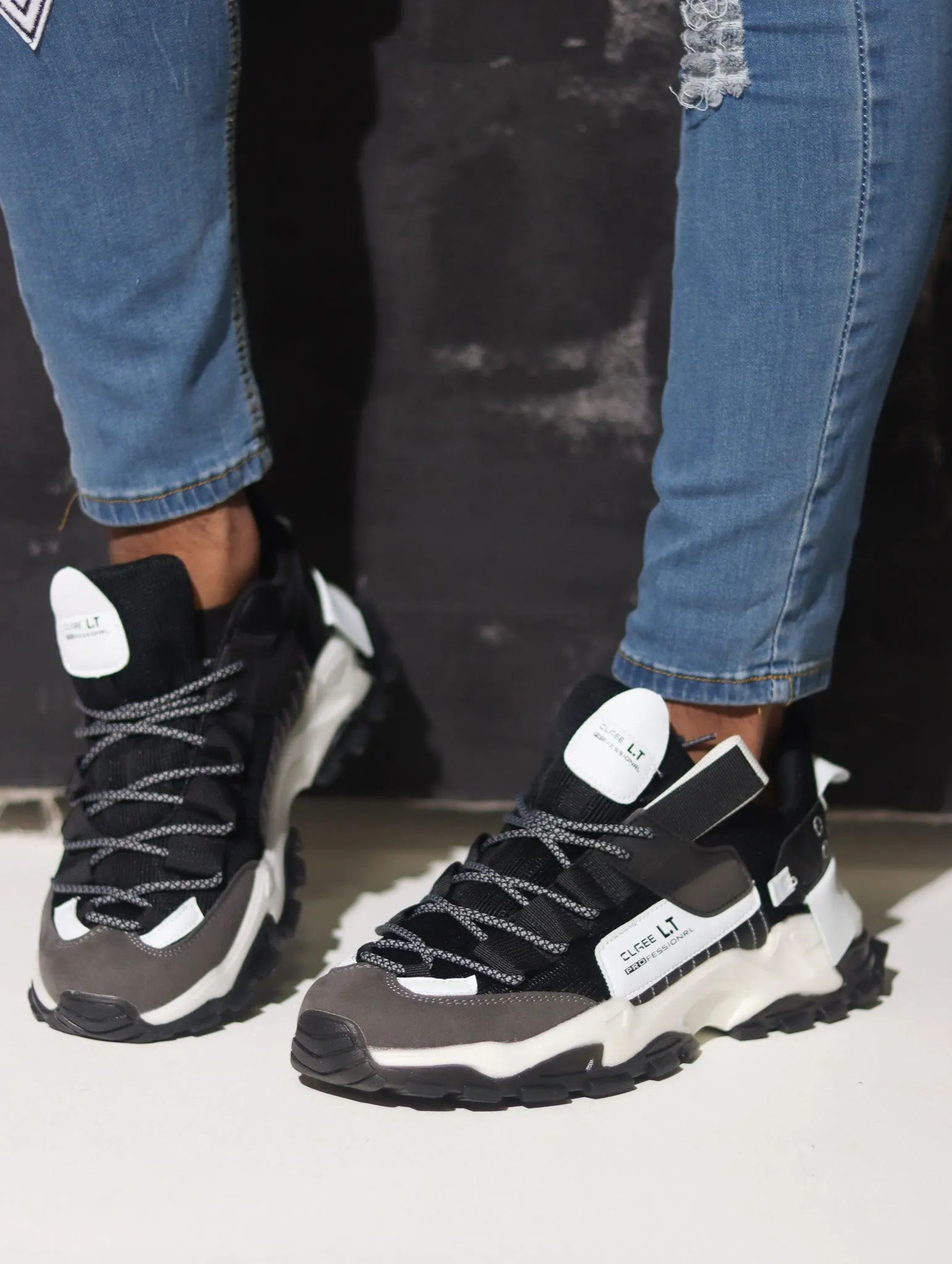LYTE Men's Casual Outdoor Sneakers